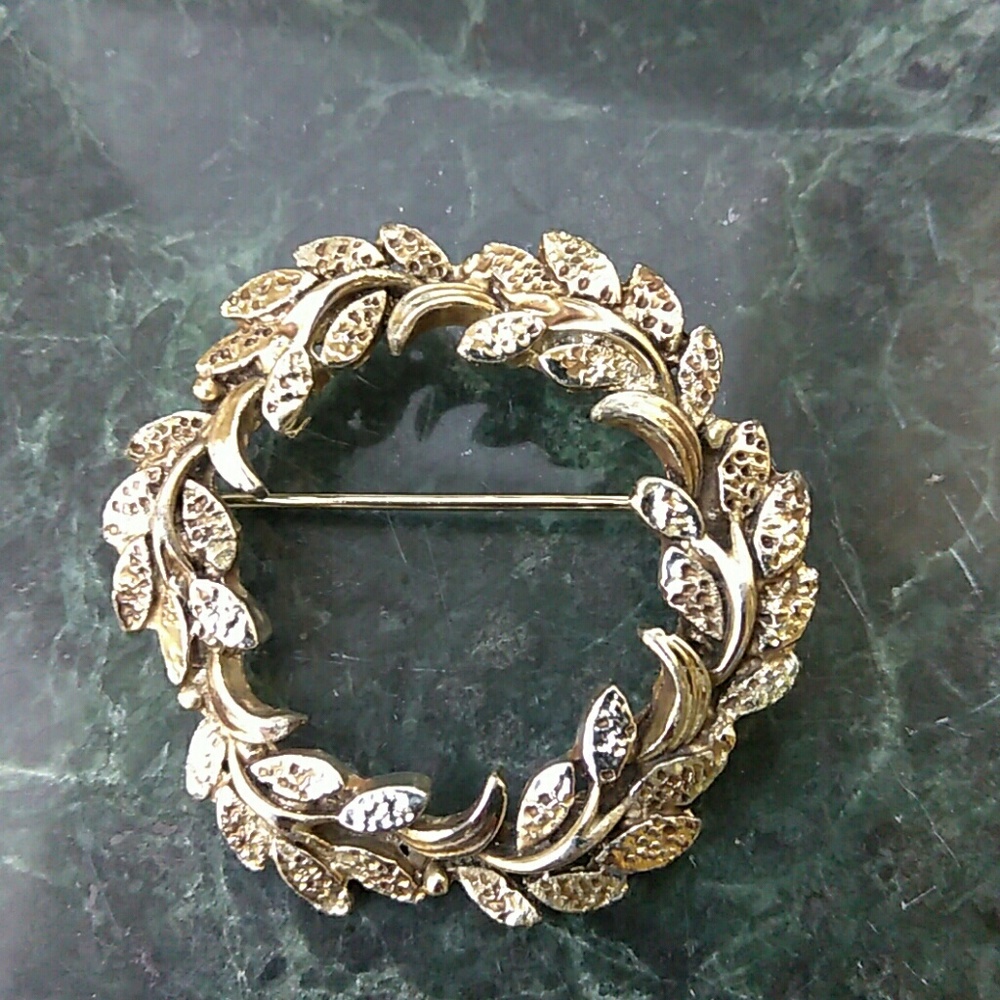 Brooche size1"1/4